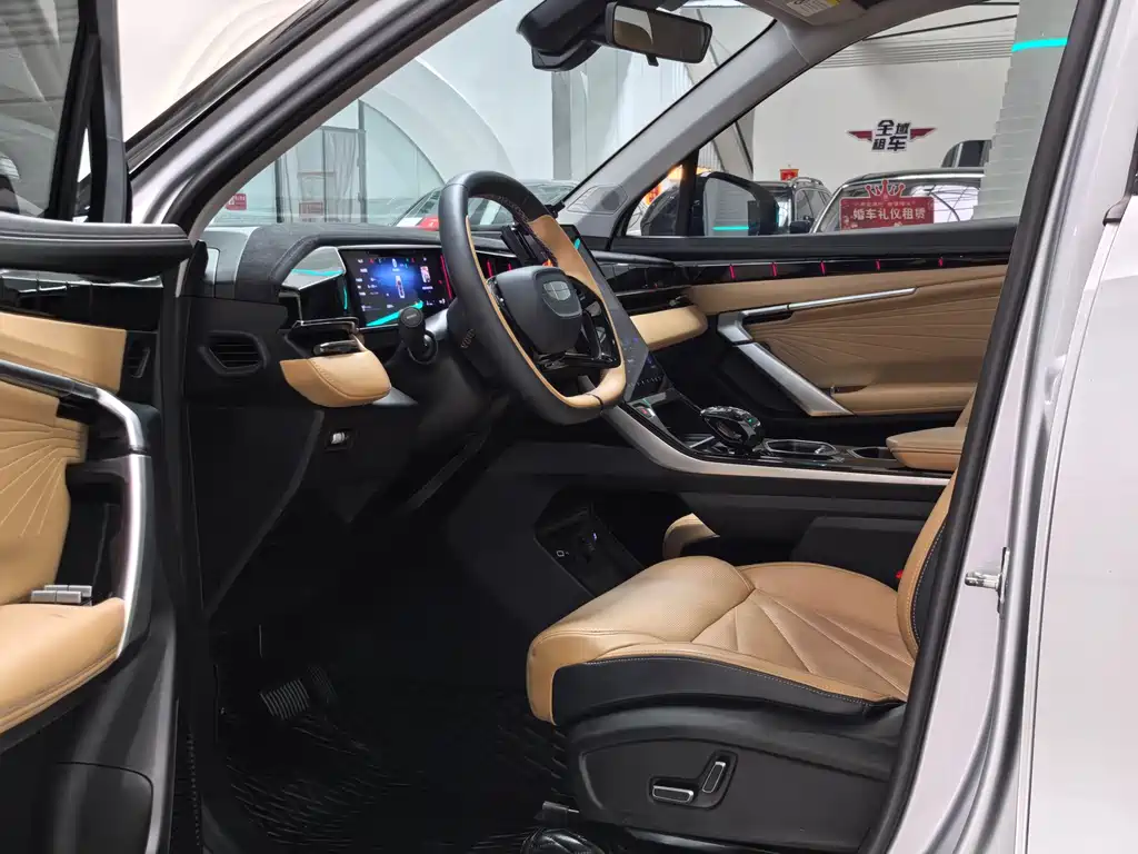 Geely Boyue L L 2023 1.5TD DCT Luxury