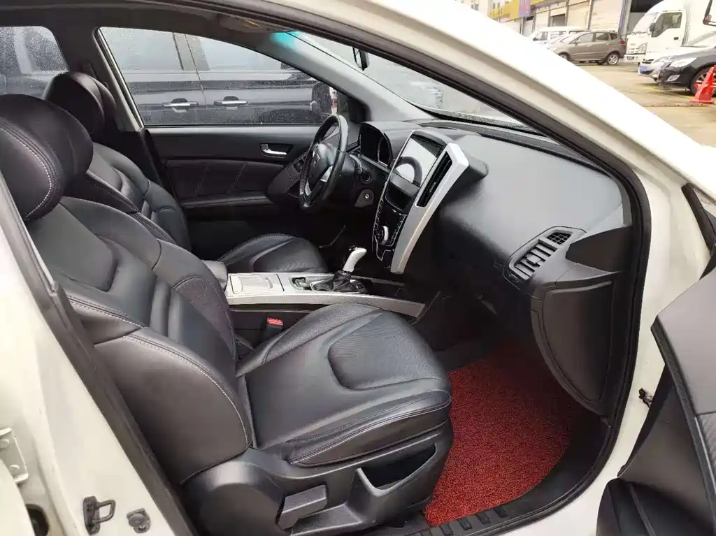 LUXGEN EXCELLENT 6 SUV