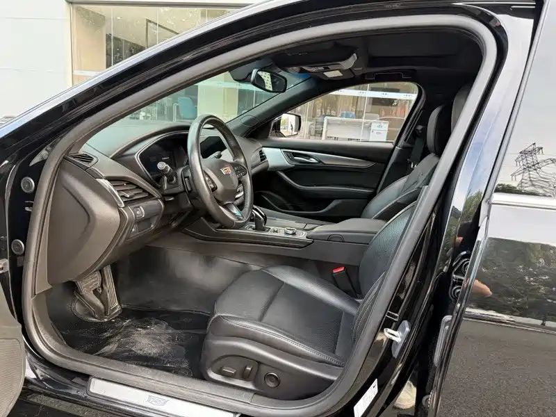 Cadillac CT5 — миниатюра 6