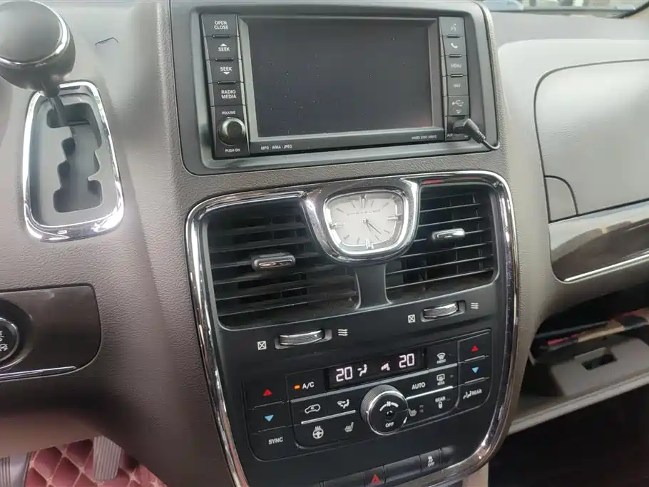 Chrysler Grand Voyager (Import) — миниатюра 13