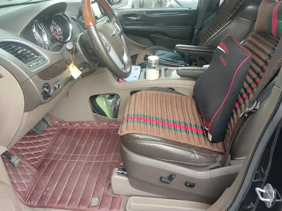Chrysler Grand Voyager (Import) — миниатюра 9
