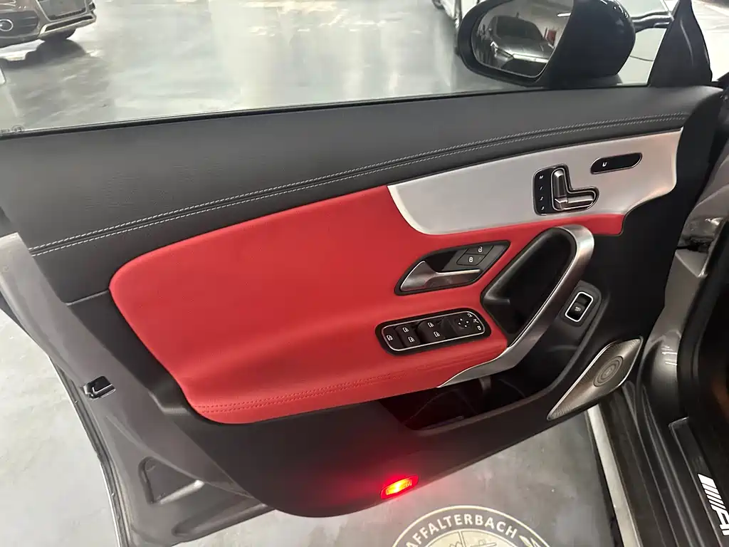 Mercedes-Benz CLA AMG — миниатюра 10