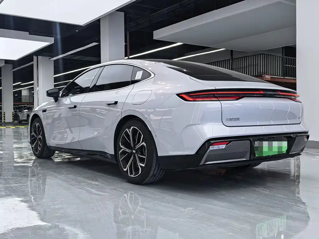 Geely Galaxy Galaxy E8 E8 2025 700km Smart Drive