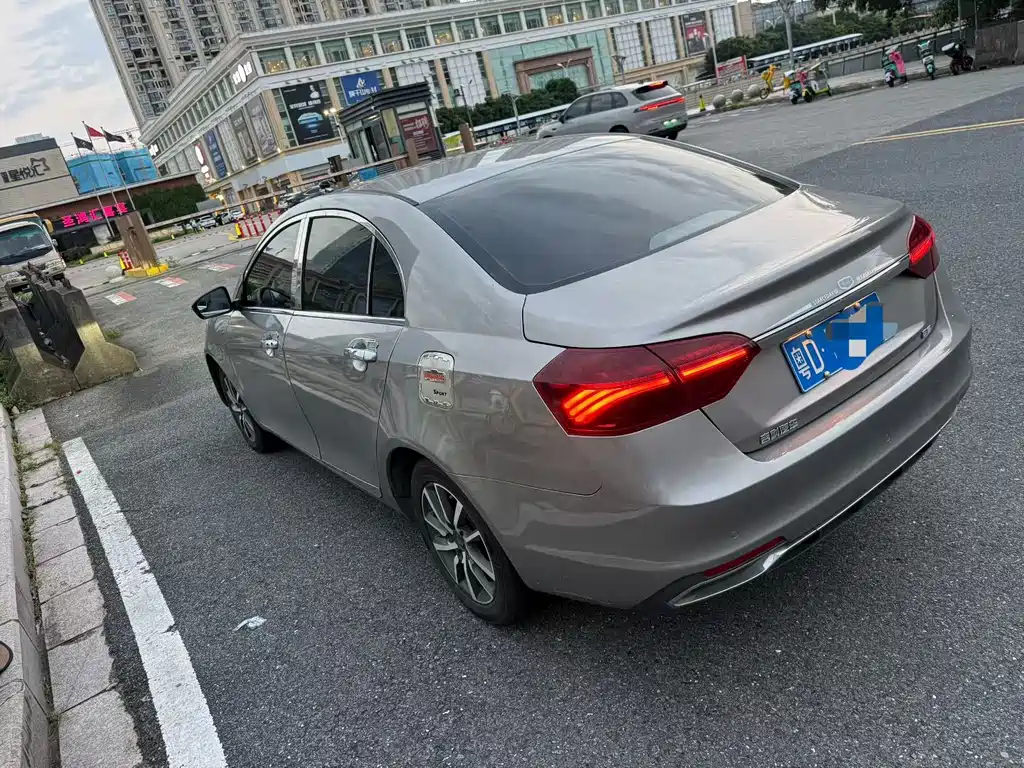 Geely Emgrand — миниатюра 9