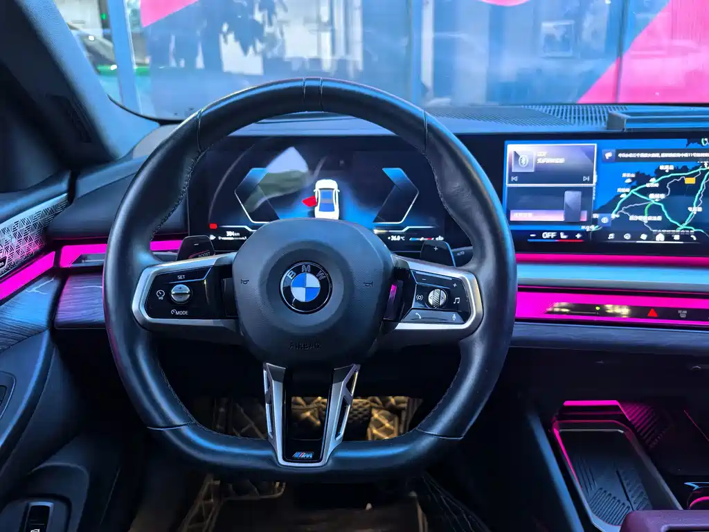 BMW 5 Series — миниатюра 12