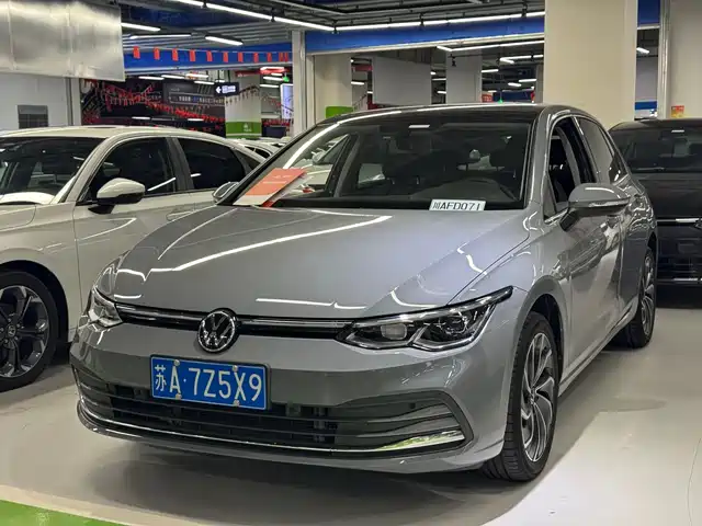 VOLKSWAGEN GOLF