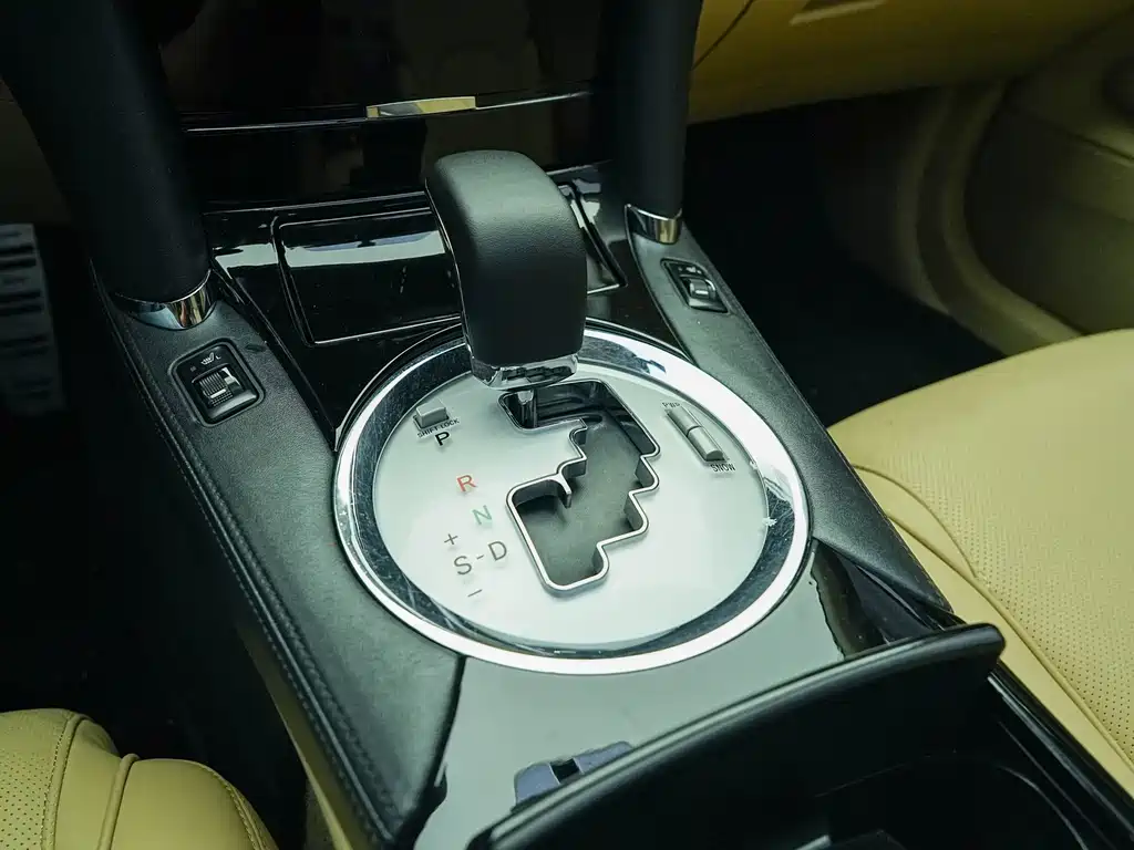 Toyota Reiz — миниатюра 25
