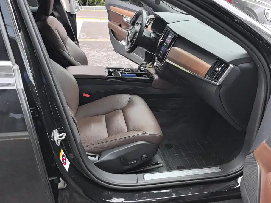Volvo S90 PHEV — миниатюра 8