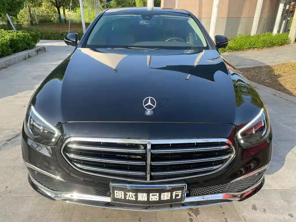 Mercedes-Benz E-Class — миниатюра 2