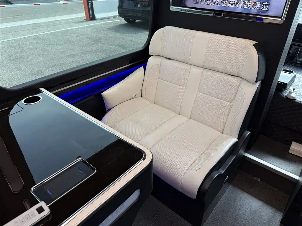 Toyota Coaster — миниатюра 36