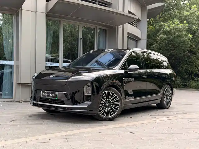 2025 Nio ES8