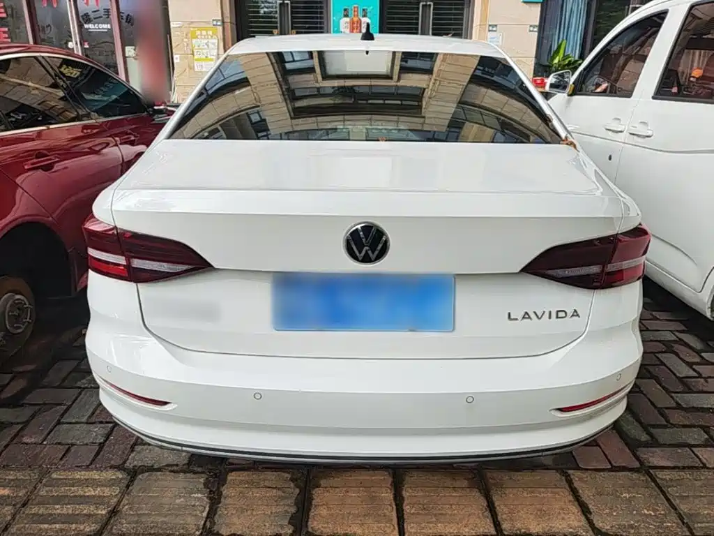 Volkswagen Lavida — миниатюра 6