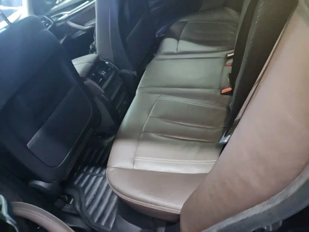 BMW X5 (Import) — миниатюра 17