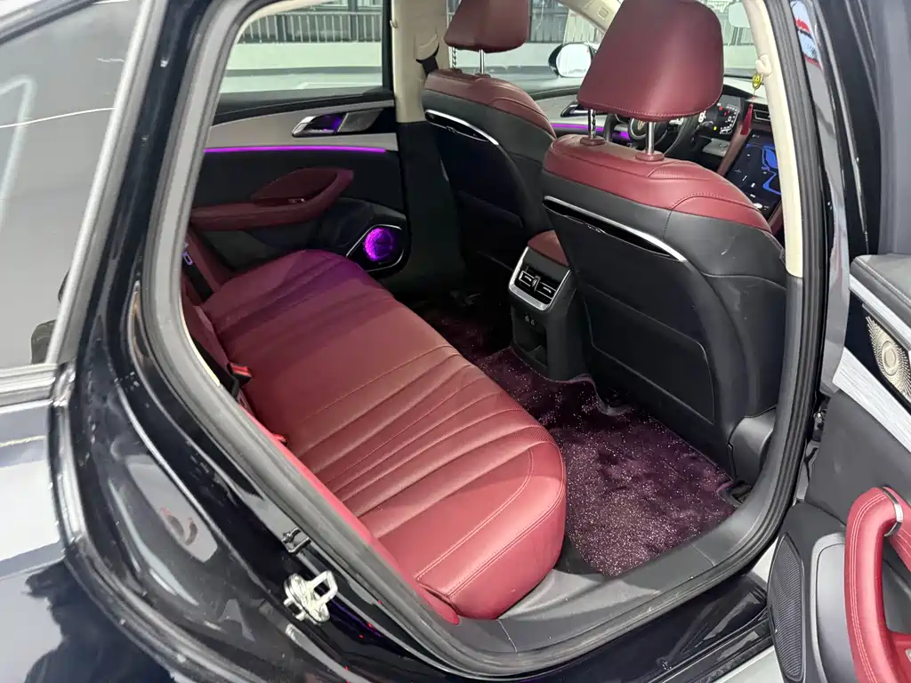 Hongqi Hongqi H5 — миниатюра 12