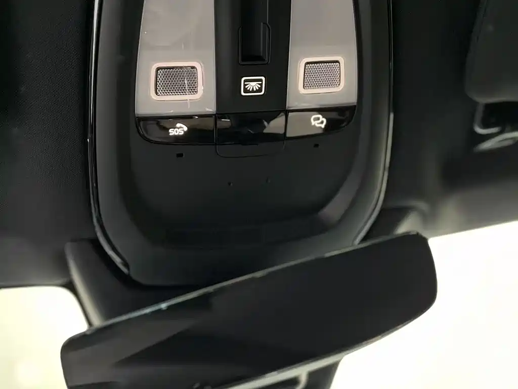 Volvo XC90 2025 B6 Luxury 7 мест