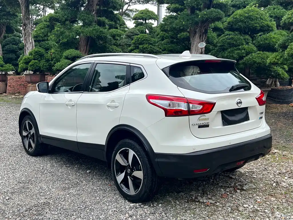Nissan Qashqai 2017 2.0L CVT Smart V