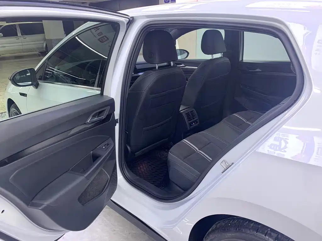 Volkswagen Golf — миниатюра 13