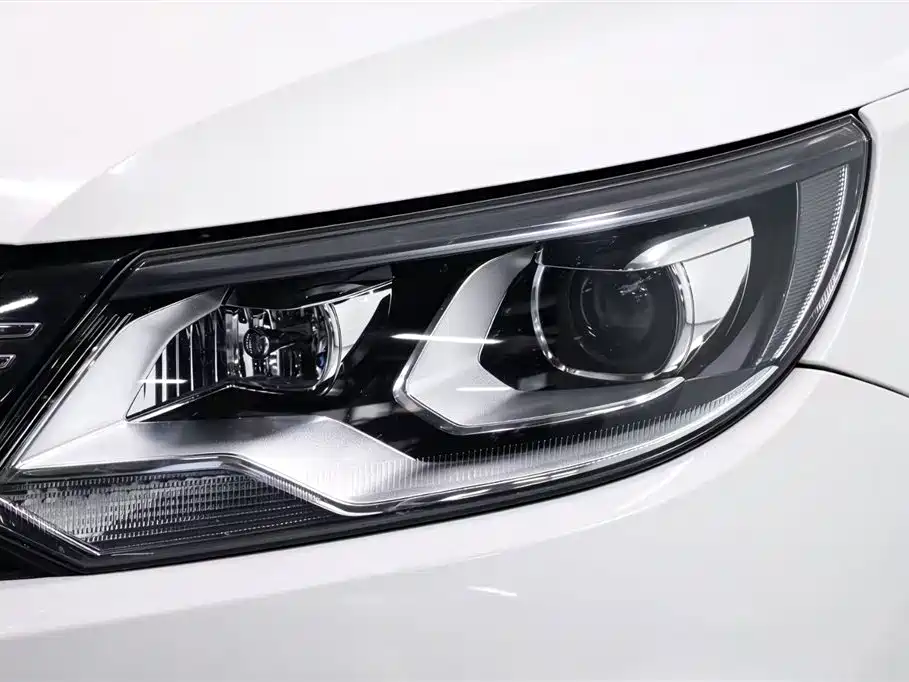 Volkswagen Tiguan — миниатюра 14