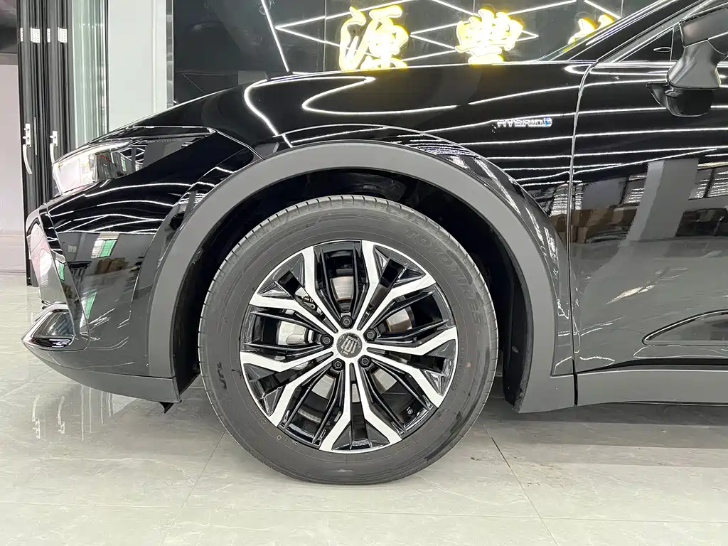 Toyota Crown SportCross — миниатюра 6