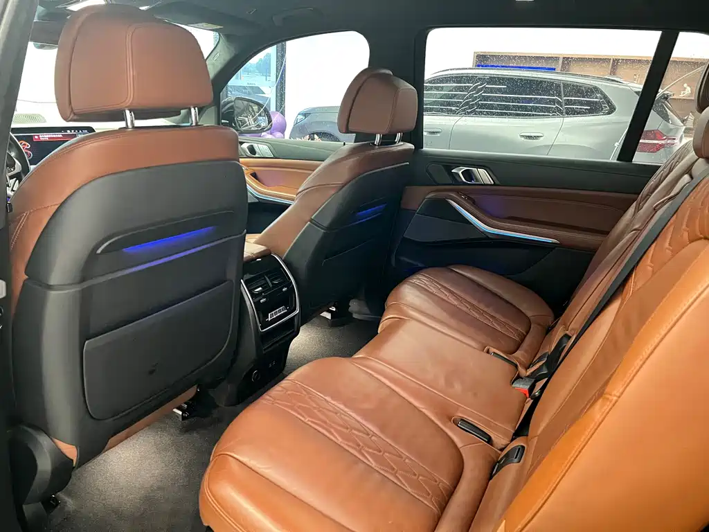 BMW X7 — миниатюра 9