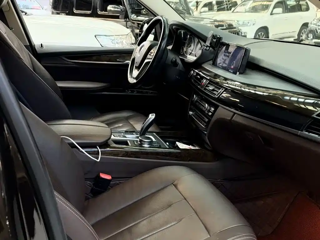 BMW X5 (Import) — миниатюра 9