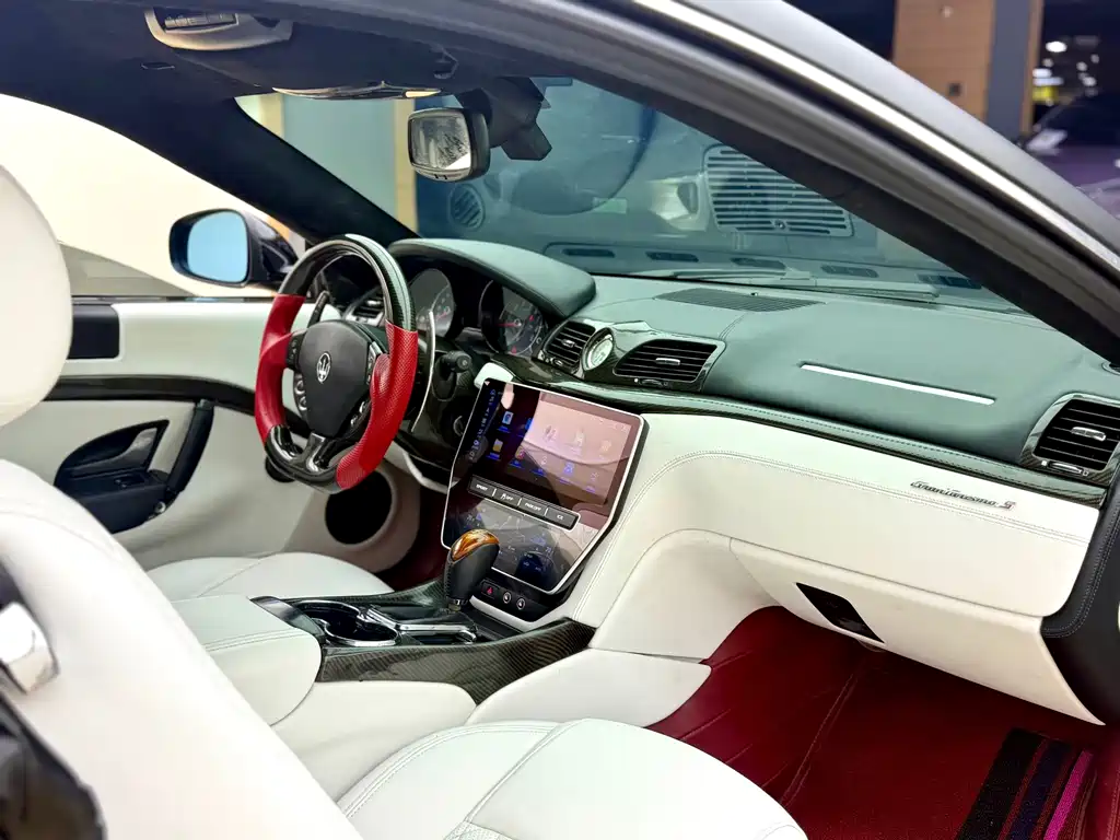 Maserati GranTurismo — миниатюра 12