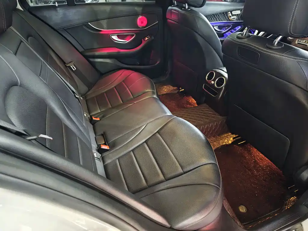 Mercedes-Benz C-Class — миниатюра 7