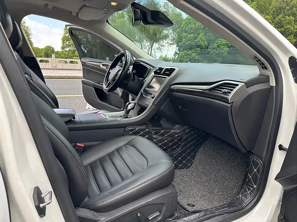 Ford Mondeo — миниатюра 10