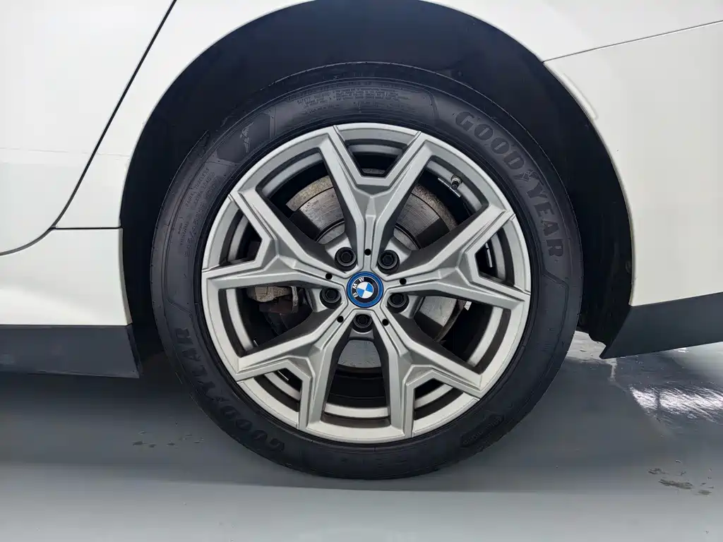BMW i3 — миниатюра 13