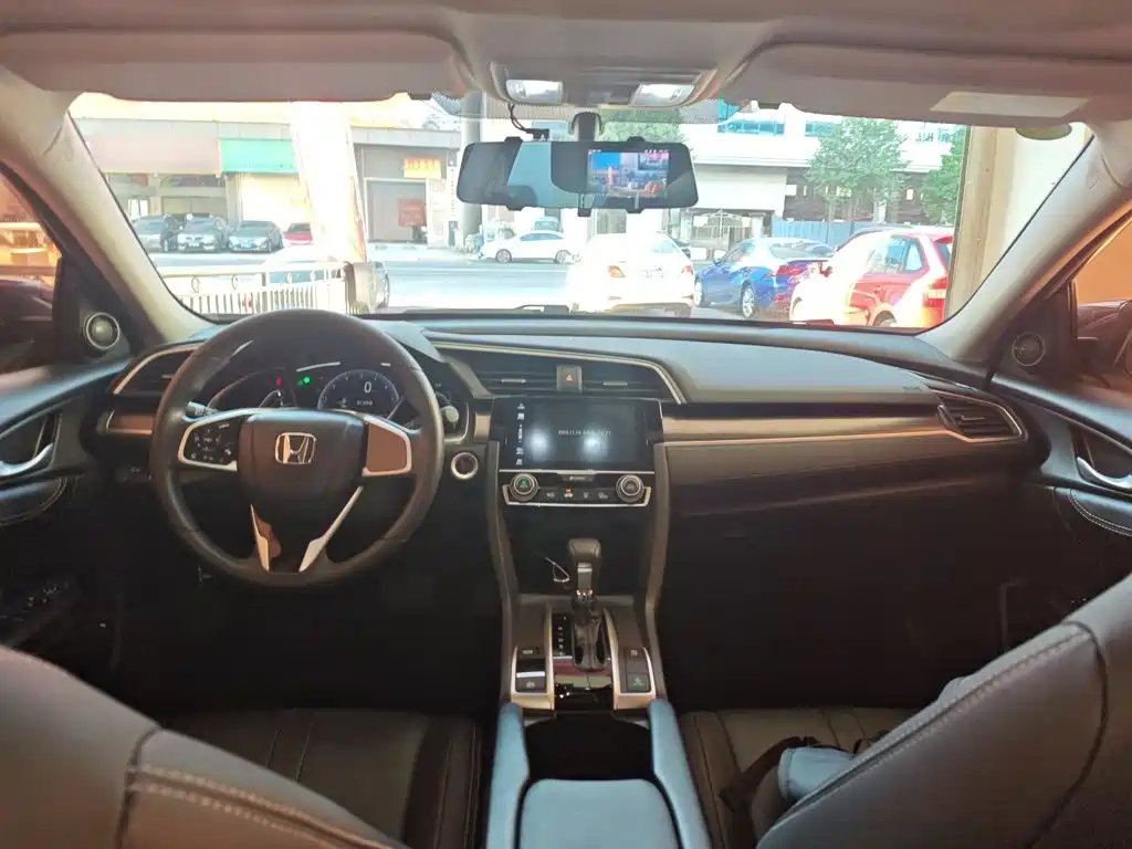 Honda Civic — миниатюра 10