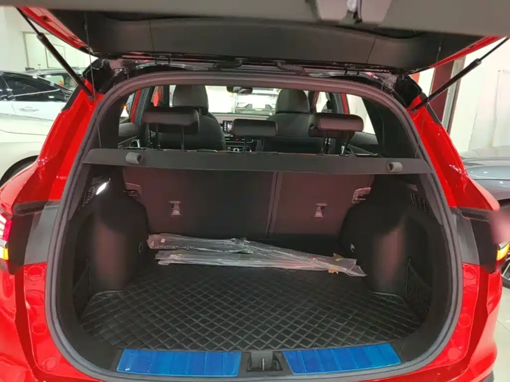 Geely Binyue — миниатюра 19