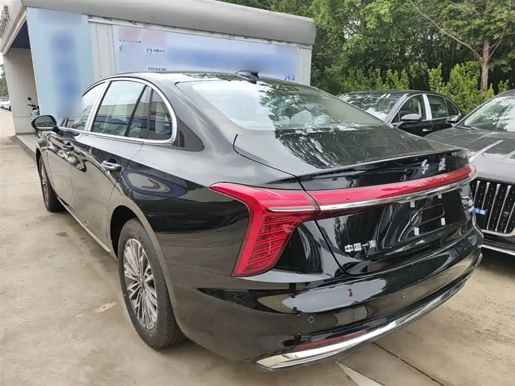 Hongqi H5 2025 2.0T AT