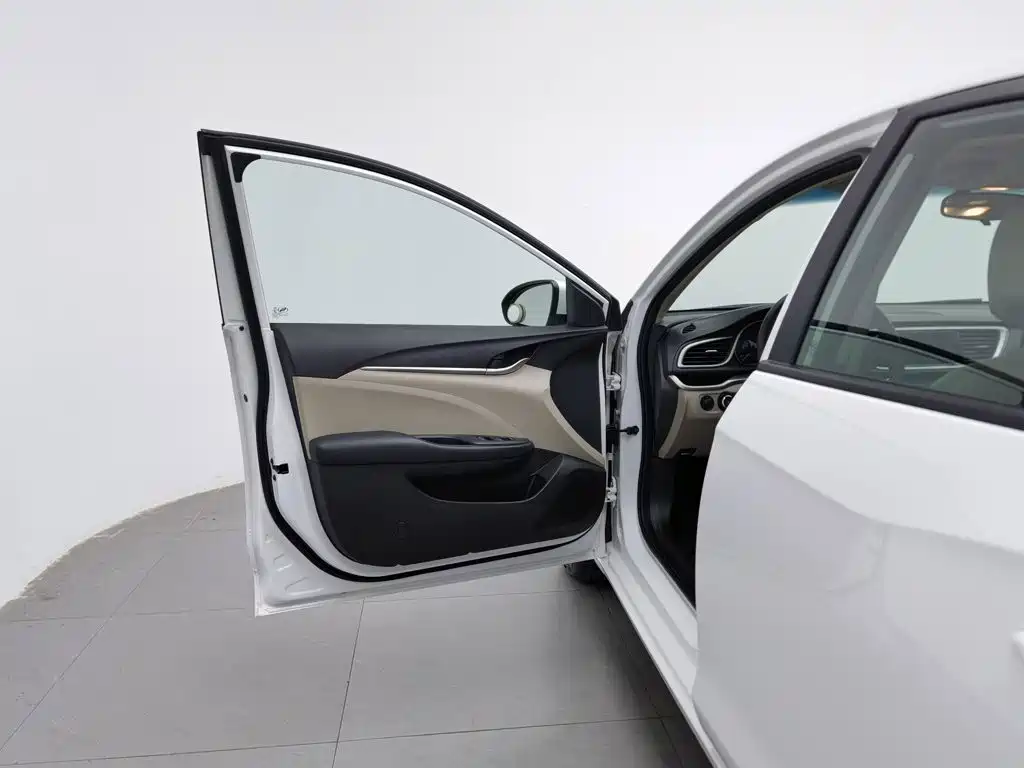 Buick Excelle — миниатюра 8