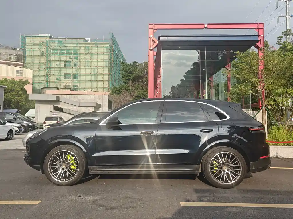 Porsche Cayenne Hybrid — миниатюра 7