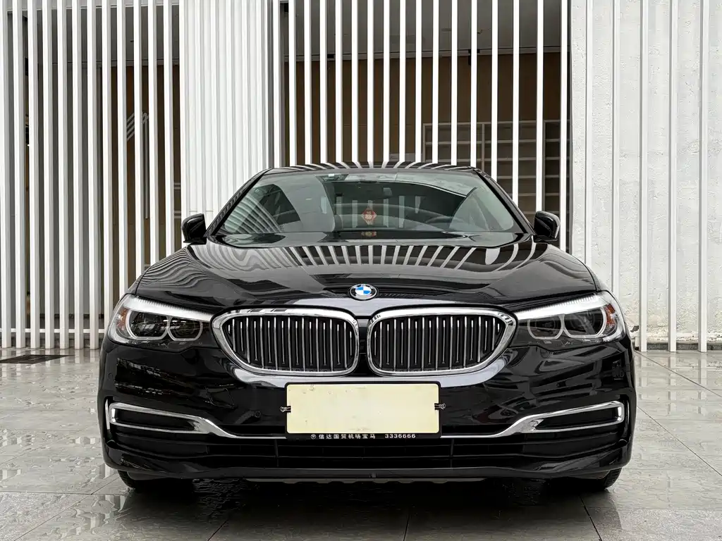 BMW 5 Series — миниатюра 2