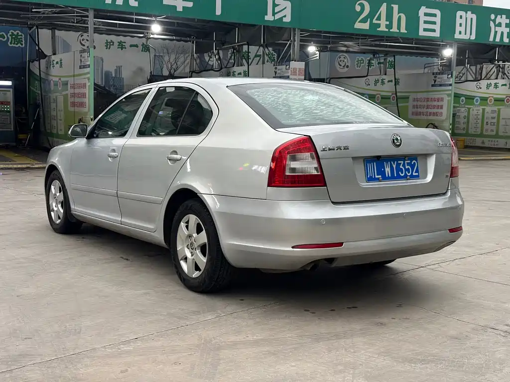 Skoda Octavia 2012 1.6L MT