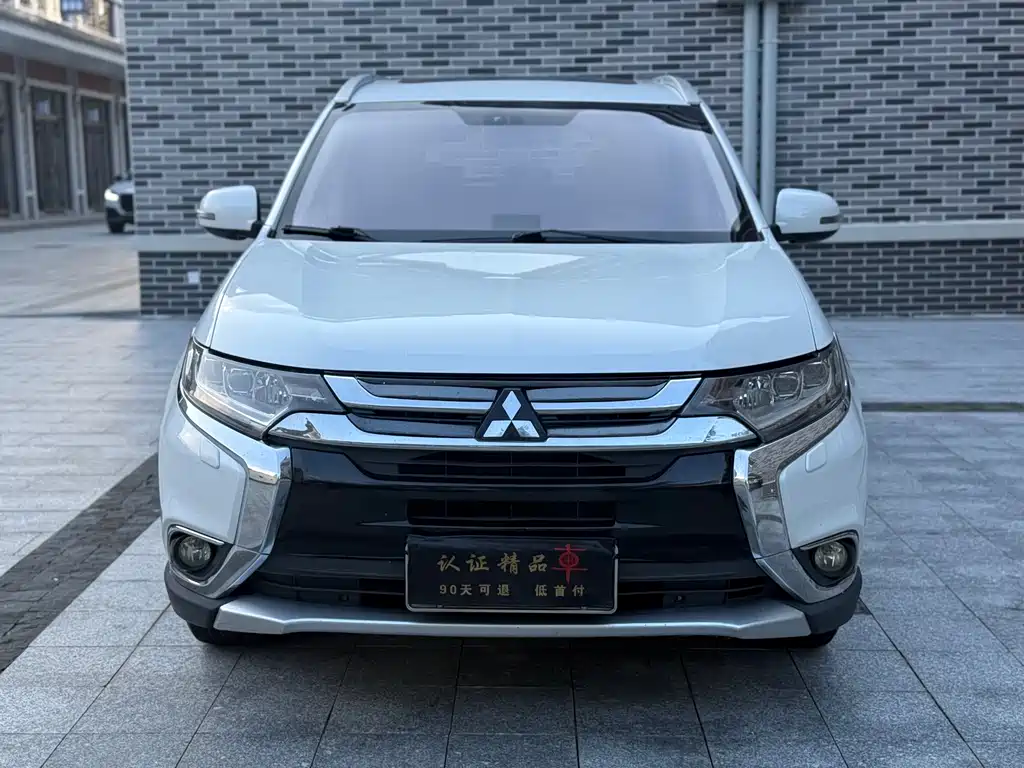 MITSUBISHI OUTLANDER
