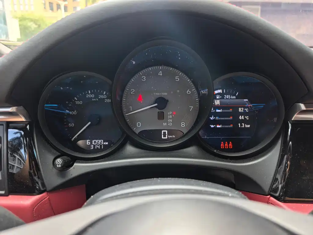 Porsche Macan — миниатюра 7