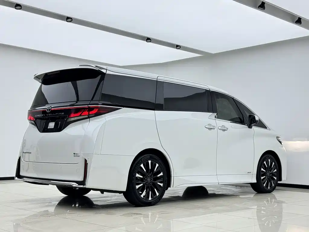 Toyota Vellfire — миниатюра 17