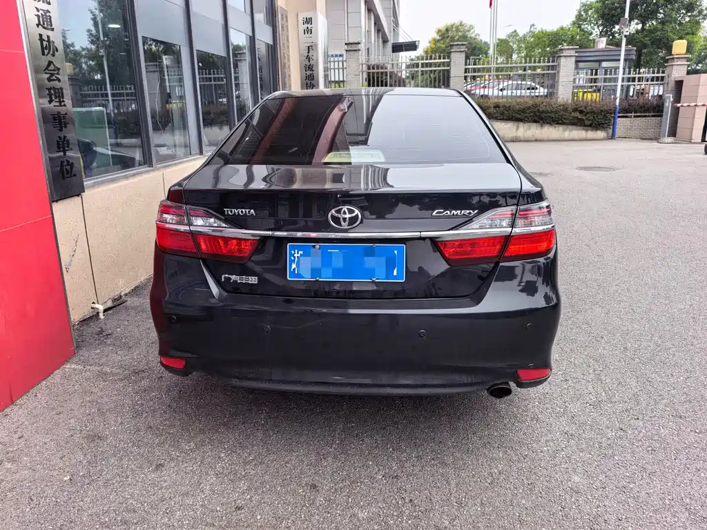 Toyota Camry — миниатюра 7
