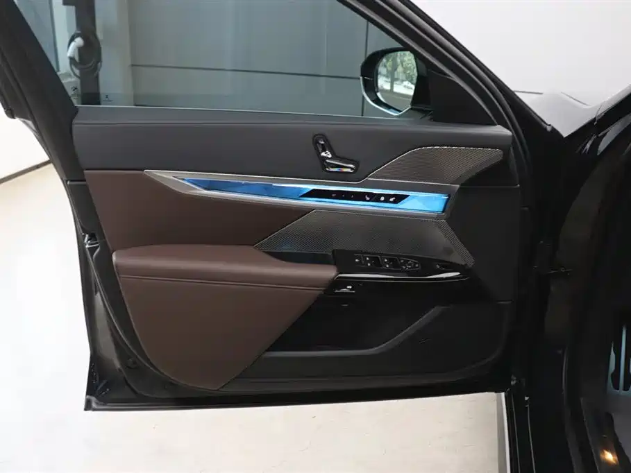 BMW 7 Series 7 2023 735Li M Sport