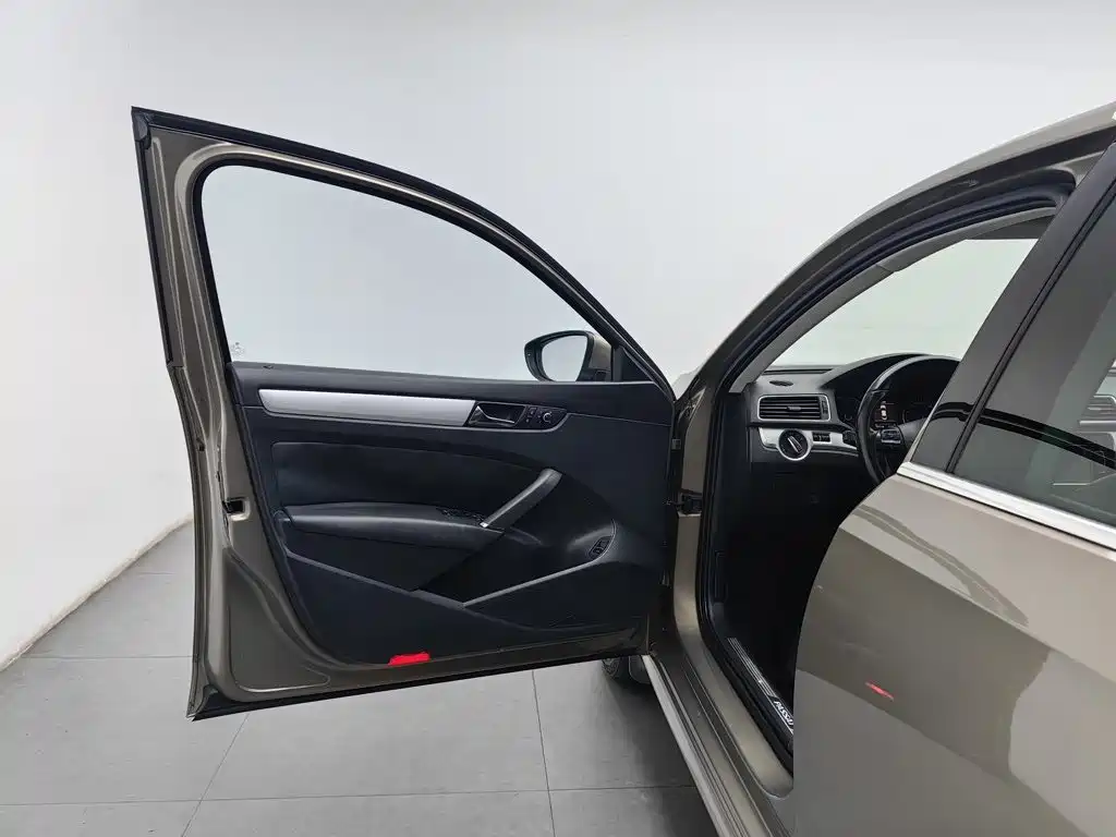 Volkswagen Passat — миниатюра 8