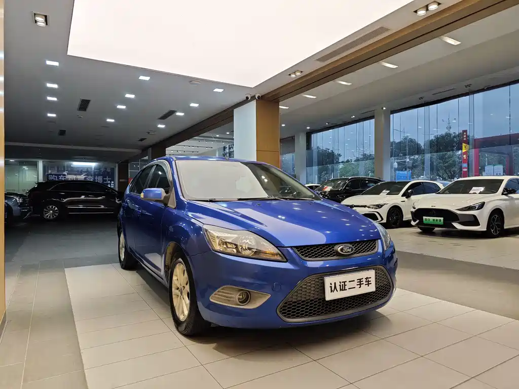 Ford Focus 2013 1.8L AT