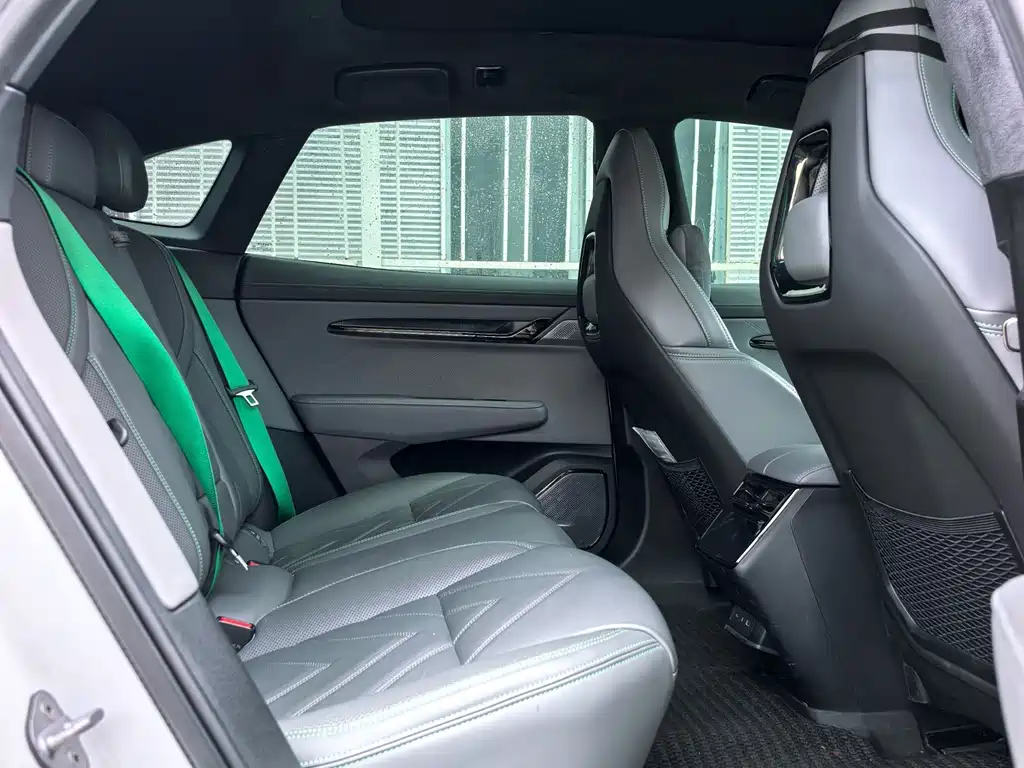 ZEEKR EXTREME KRYPTON 001