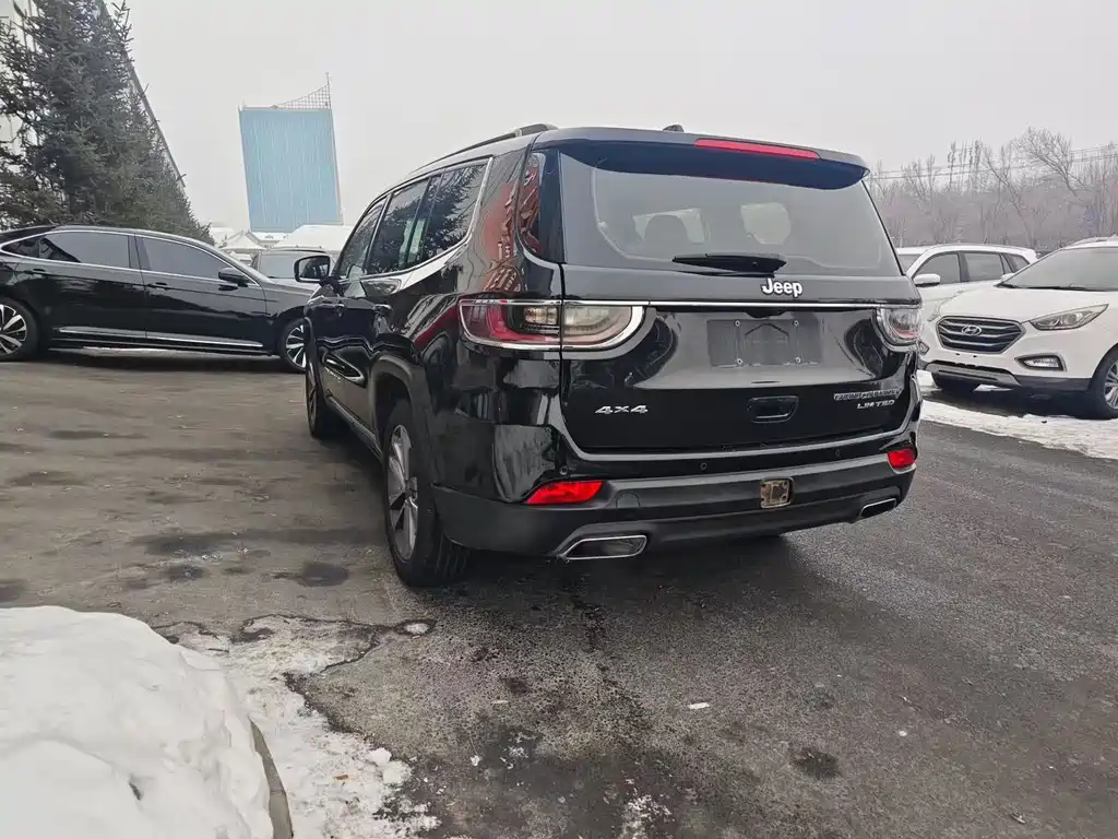 JEEP GRAND COMMANDER