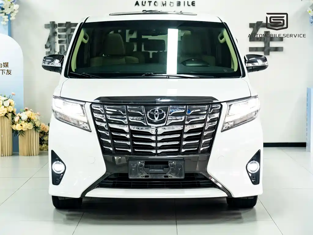Toyota Alphard — миниатюра 2
