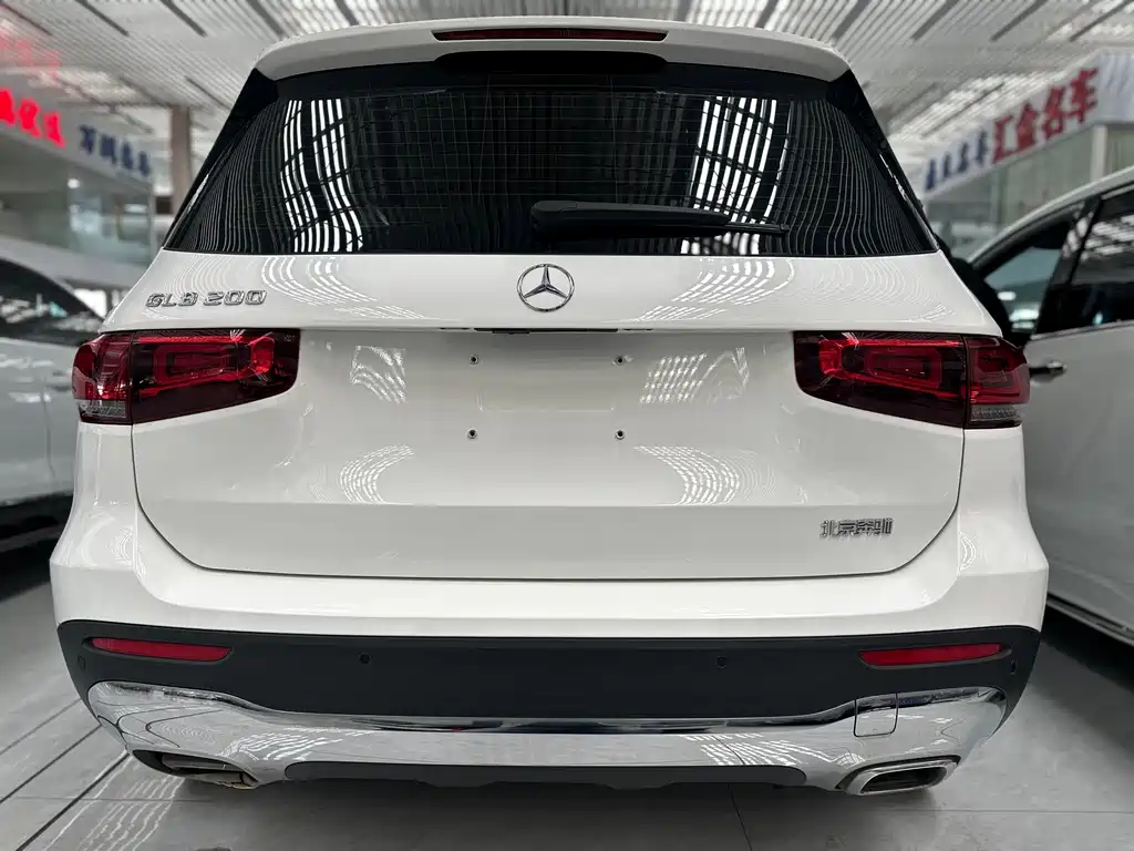 Mercedes-Benz GLB — миниатюра 17