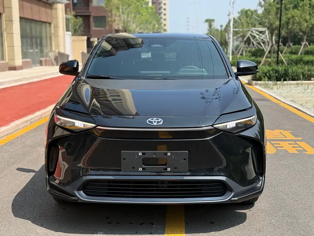 Toyota bZ4X — миниатюра 2