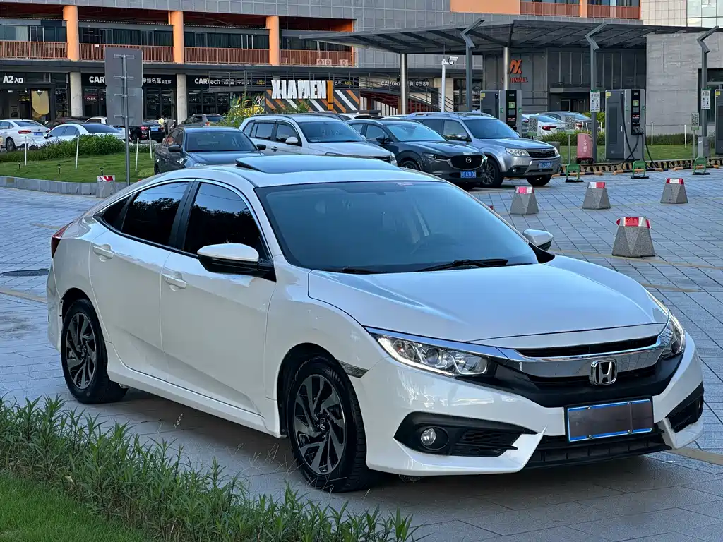 Honda Civic 2016 220TURBO CVT Luxury