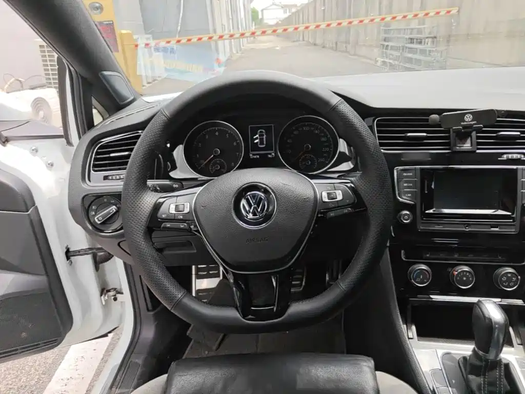 Volkswagen Golf — миниатюра 11